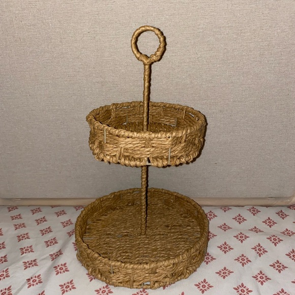 Wicker 2 tier holder - Picture 2 of 4